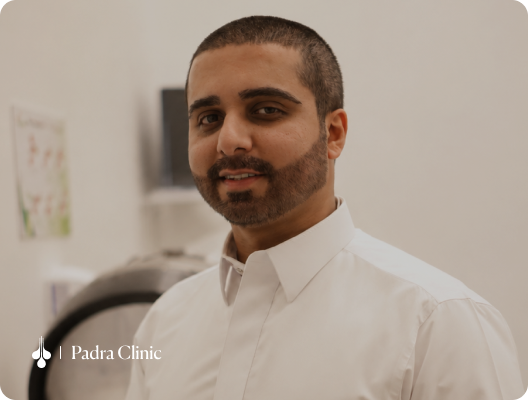 تقييم مريض زراعة الشعر في عيادة بادرا قطر